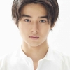 藤岡真威人