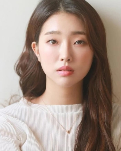 Lee Bom-so-ri