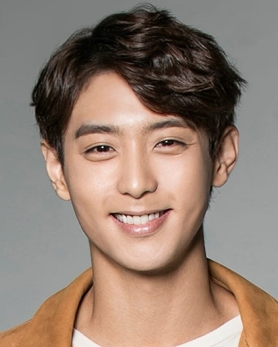 Hyun Woo