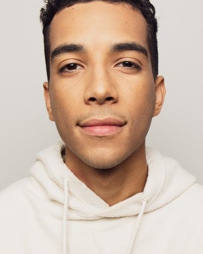 Zan Headley