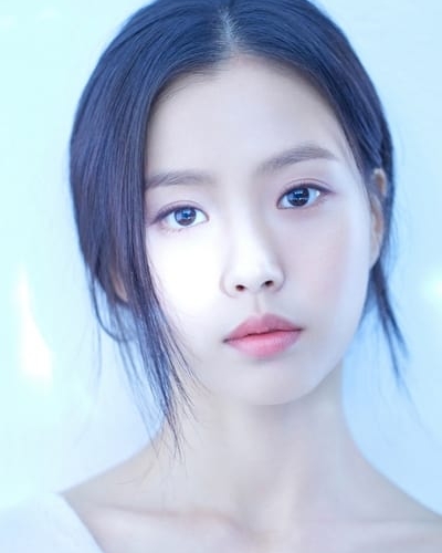 Go Min-si