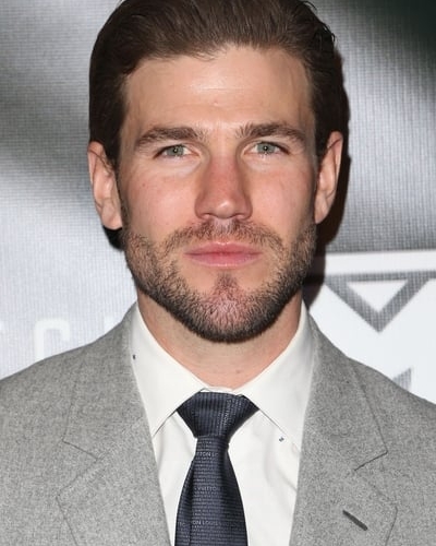 Austin Stowell