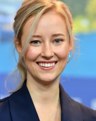 Izel Bezuidenhout