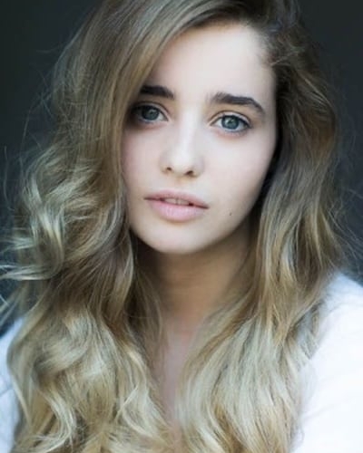 Holly Earl