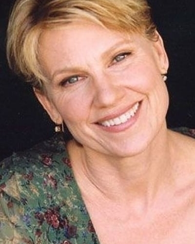 Lindsay Crouse
