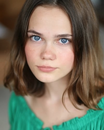Oona Laurence