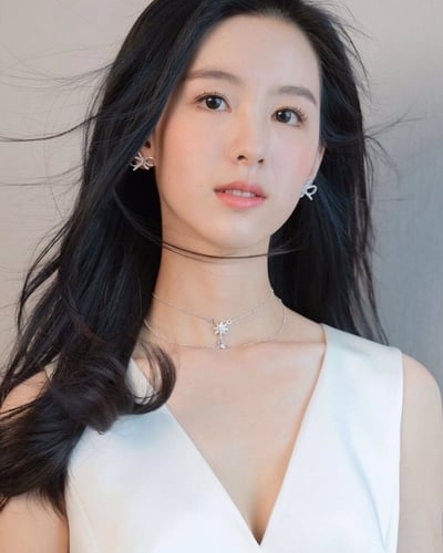 陈都灵