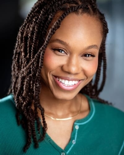 Alexis Holt