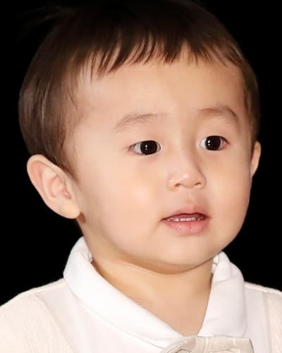 Park Ji-yong