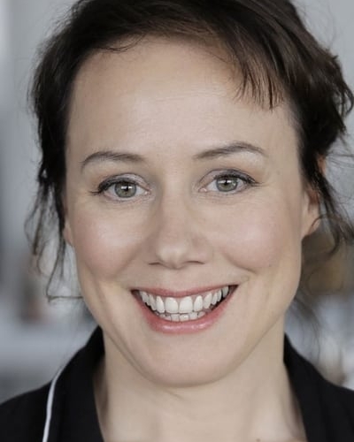 Eva Löbau