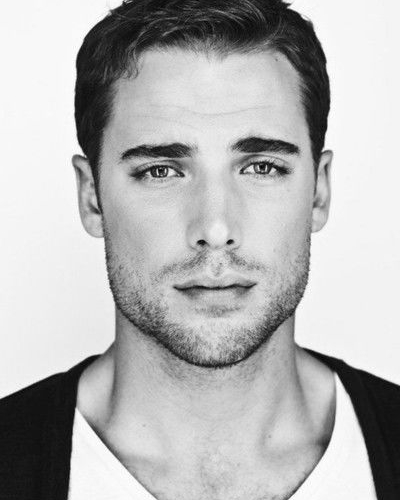 Dustin Milligan