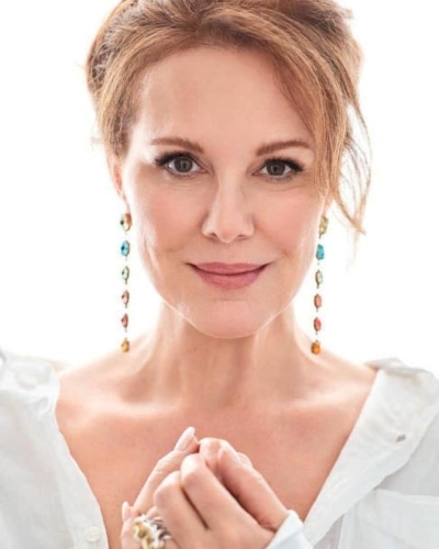 Elizabeth Perkins