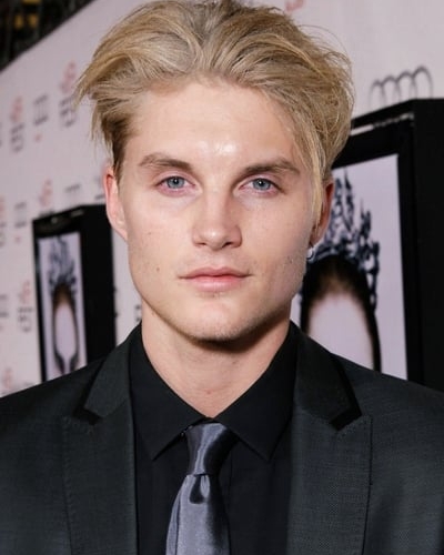Toby Hemingway