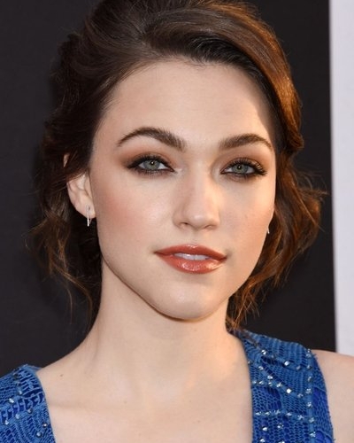 Violett Beane
