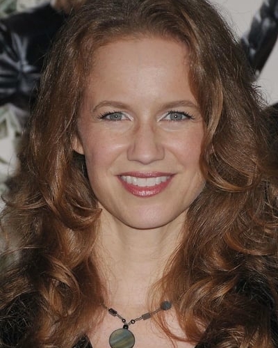 Laura Cayouette
