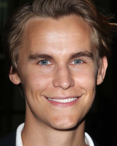 Rhys Wakefield