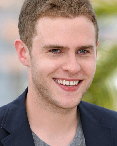 Iain De Caestecker