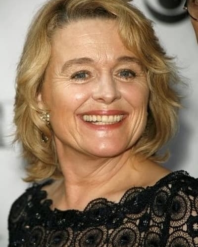 Sinéad Cusack