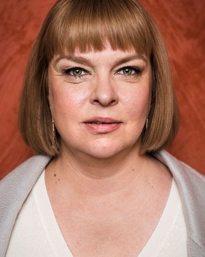 Elina Knihtilä