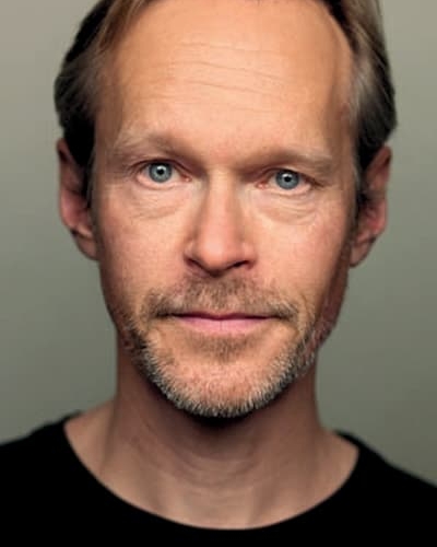 Steven Mackintosh