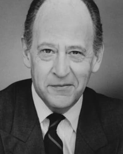 Earl Boen