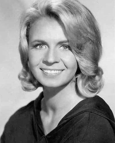 Salome Jens